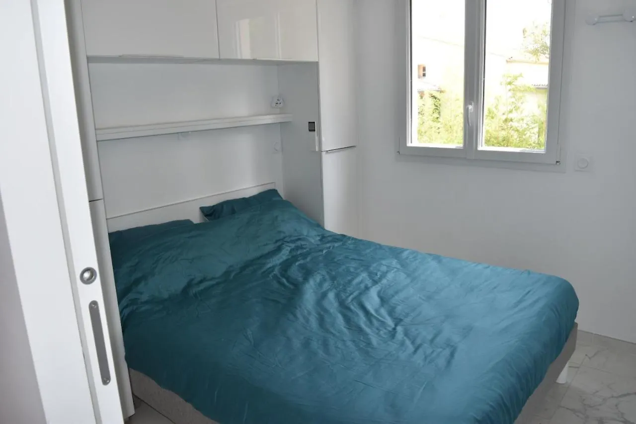 Apartment Luxury Seaview Residence Belvedere, Apt A Antibes